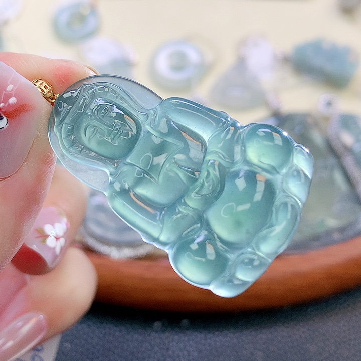 翡翠颈饰18K金镶嵌翡翠