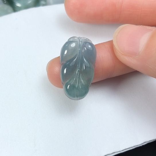 翡翠未镶嵌颈饰缅甸A货，每天下午1点半开播