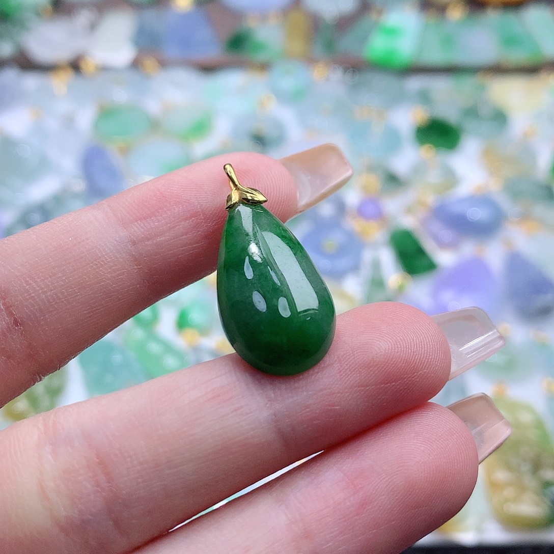 翡翠颈饰未镶嵌翡翠