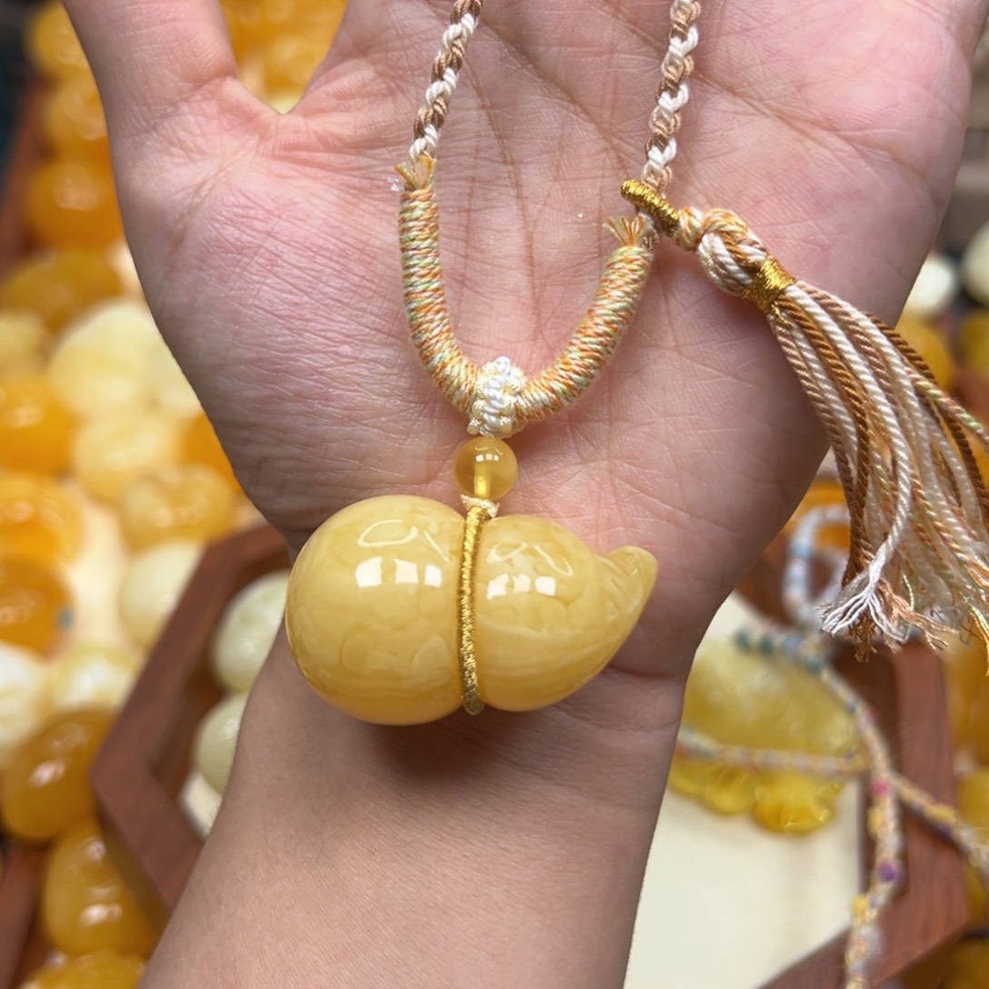 未镶嵌颈饰琥珀蜜蜡