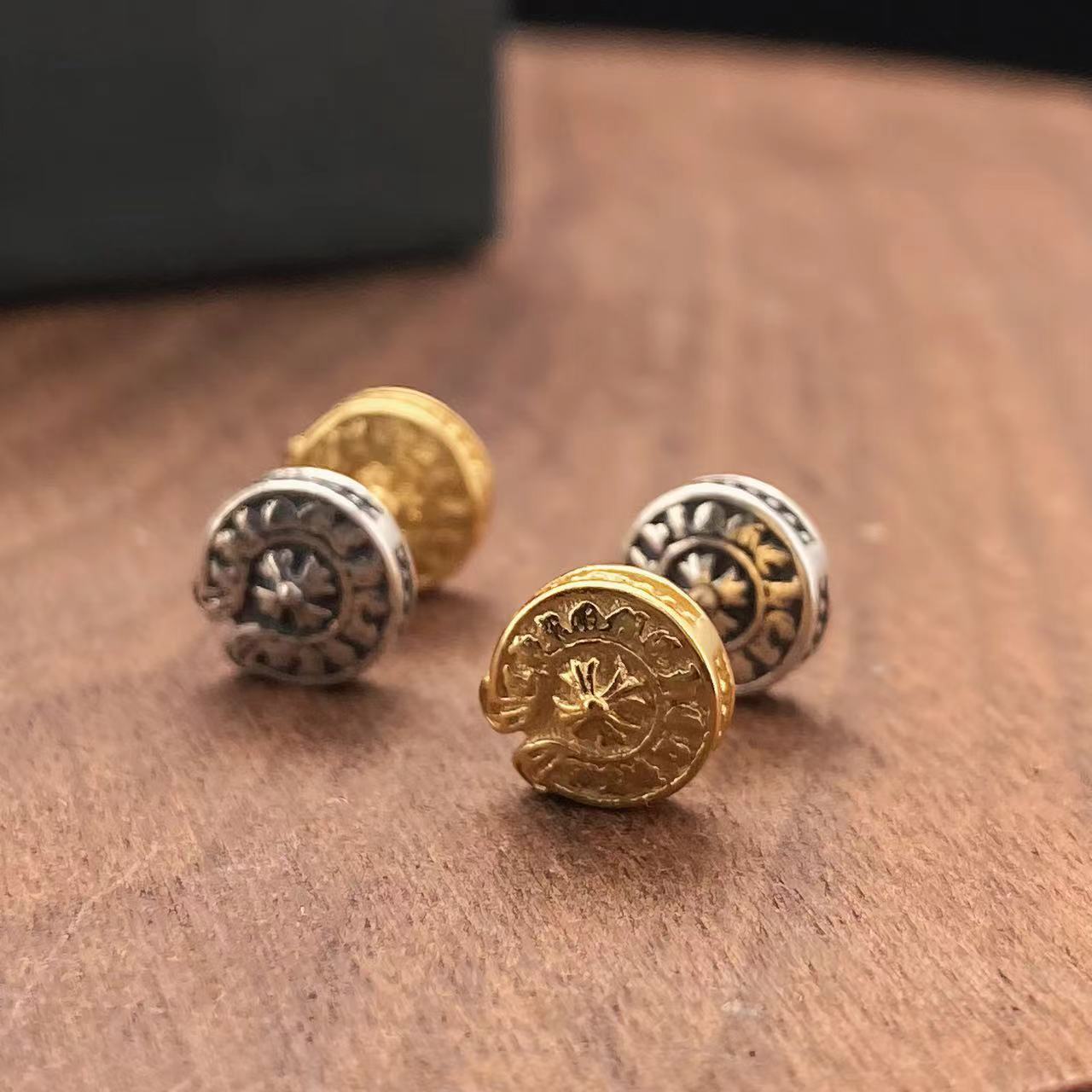 925银耳饰 鸿聚隆 A120小众欧美风双面厚壁马蹄花耳钉