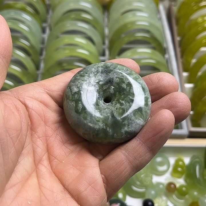 合金蛇纹石玉颈饰