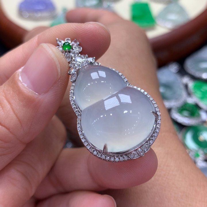 翡翠吊坠(不含链)18K金镶嵌?***?