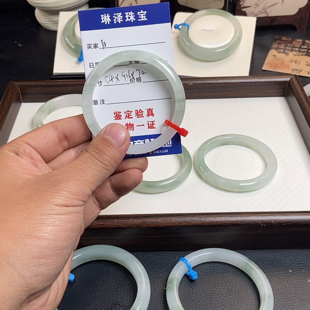 小***～石英质玉未镶嵌手镯10