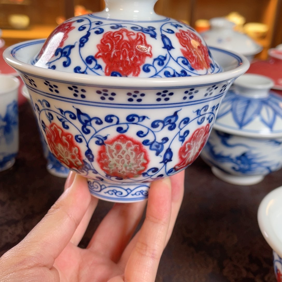 青花釉里红盖碗红