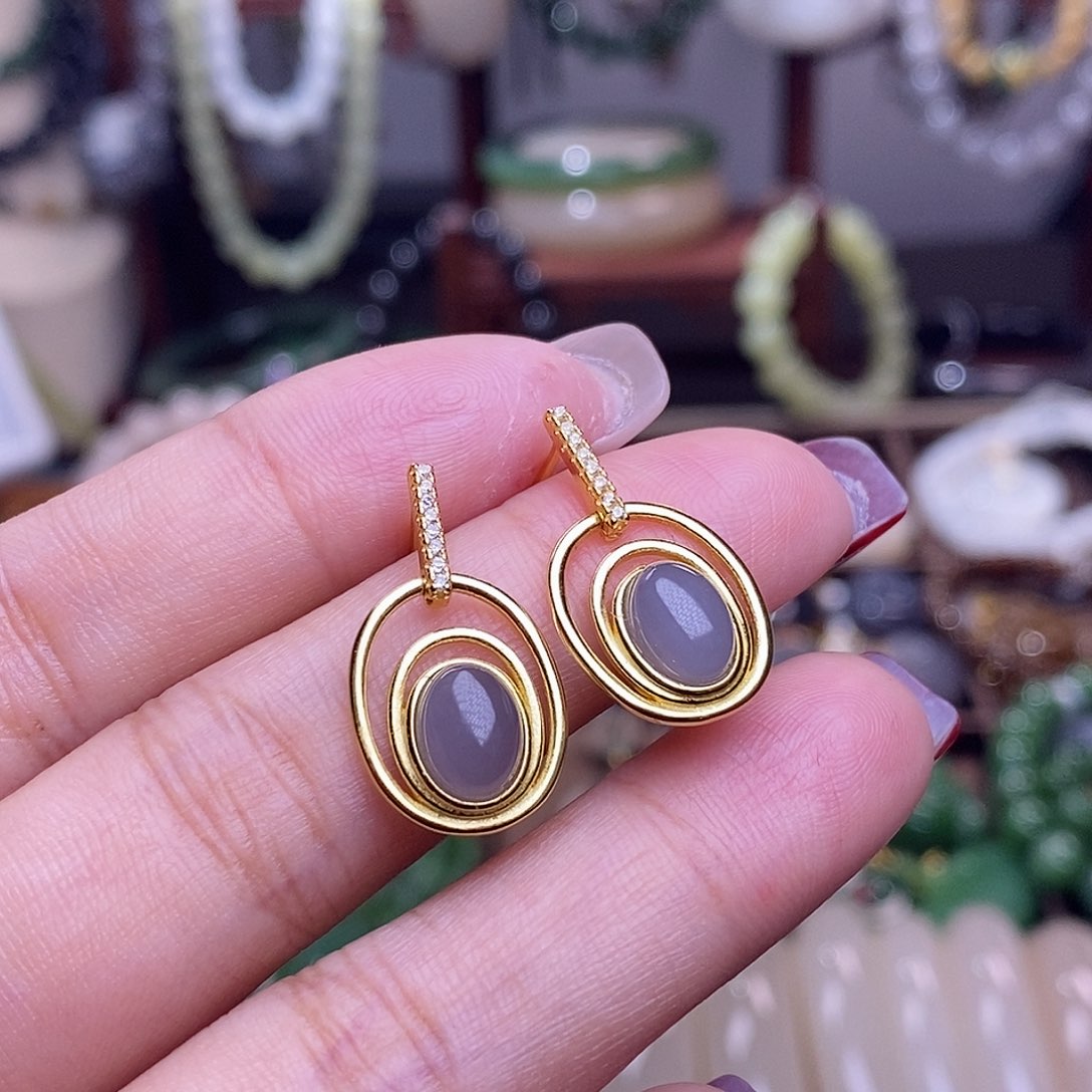 和田玉冰烟紫银耳钉未镶嵌