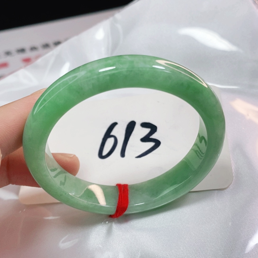 翡翠手镯未镶嵌53.2圈口贵妃