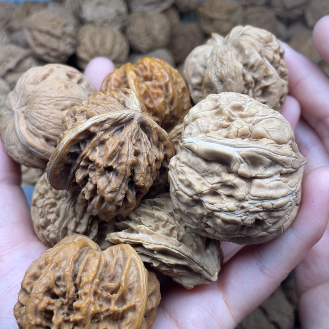 文玩核桃吊坠开裂