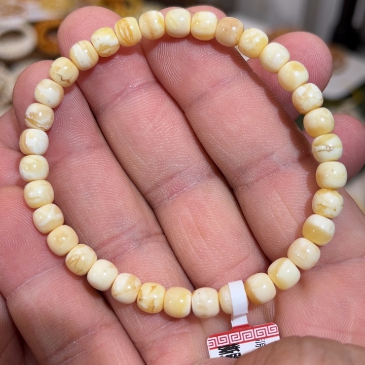 高***兴蜜蜡未镶嵌手链微瑕00006.3mm