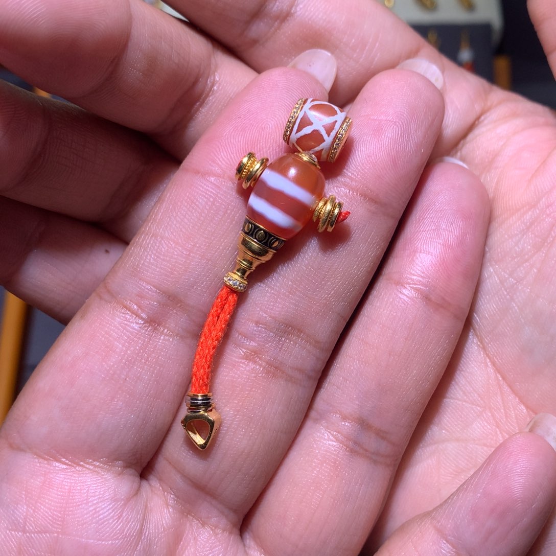 夏***丶玛瑙/玉髓18K金镶嵌111