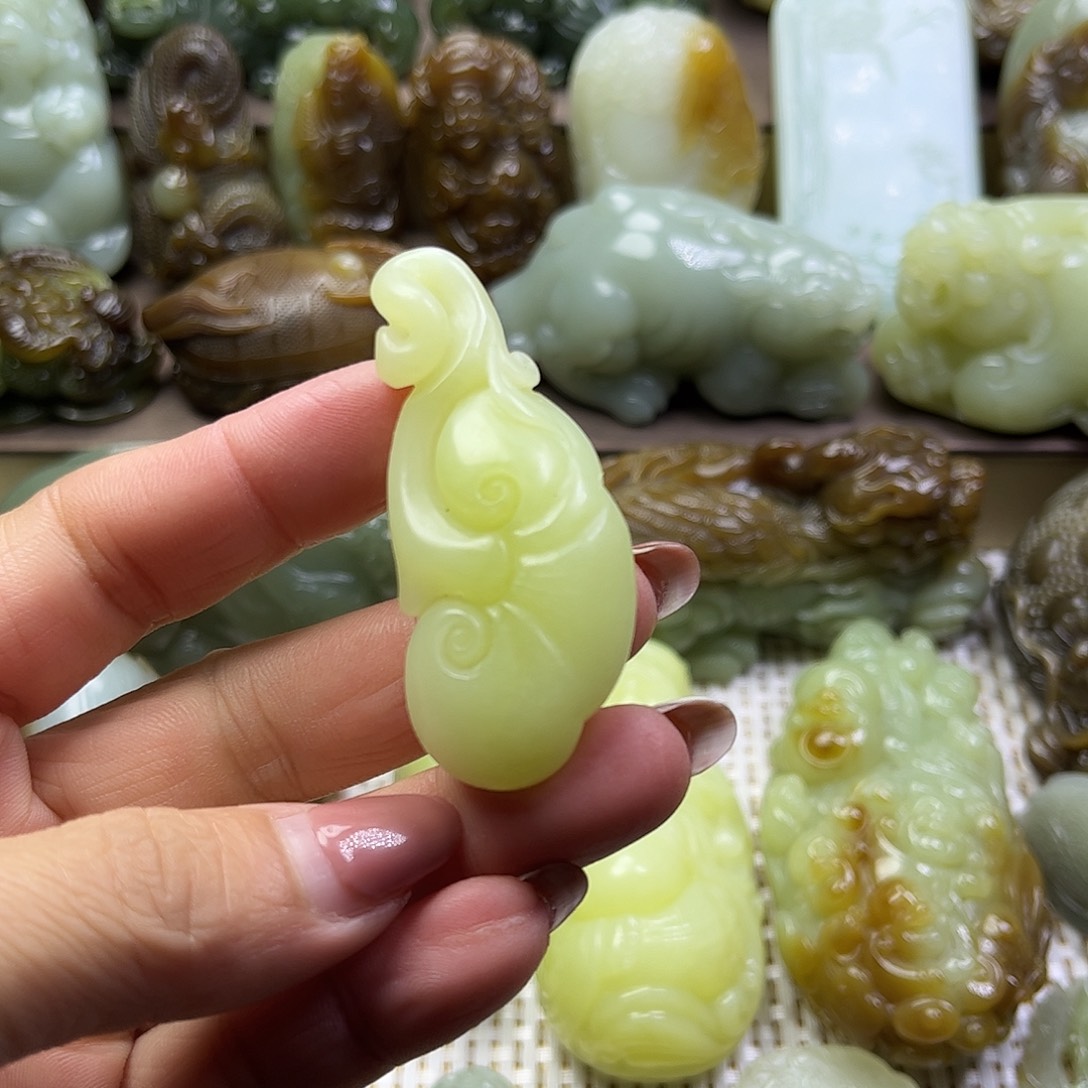 和田玉挂件未镶嵌