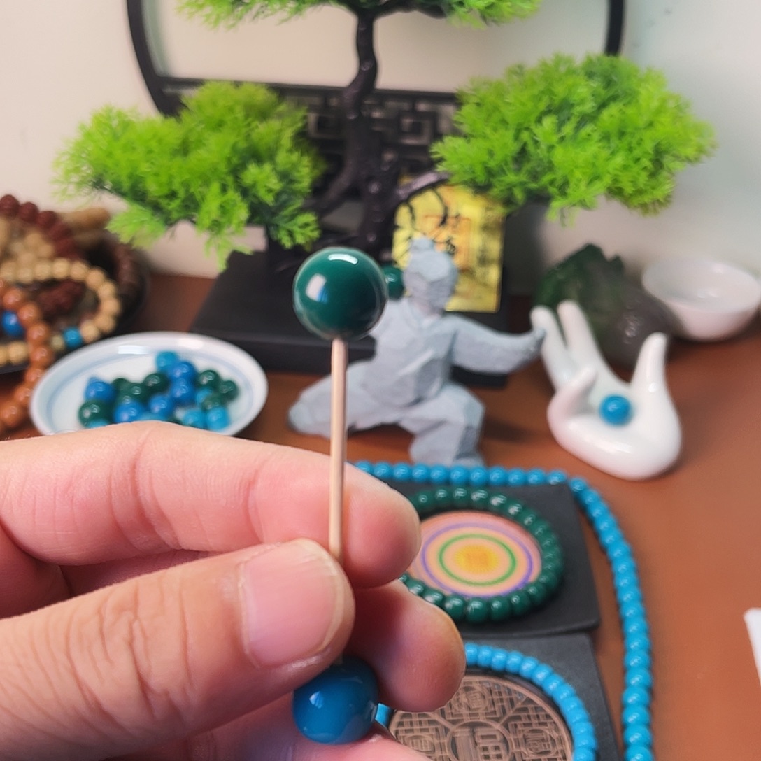 无非金属12的老油绿老型圆珠