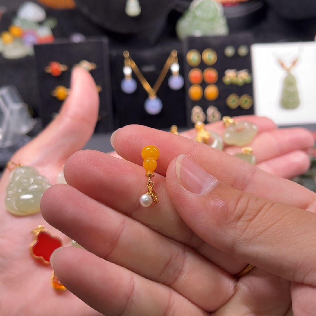 蜜蜡颈饰银S925镶嵌