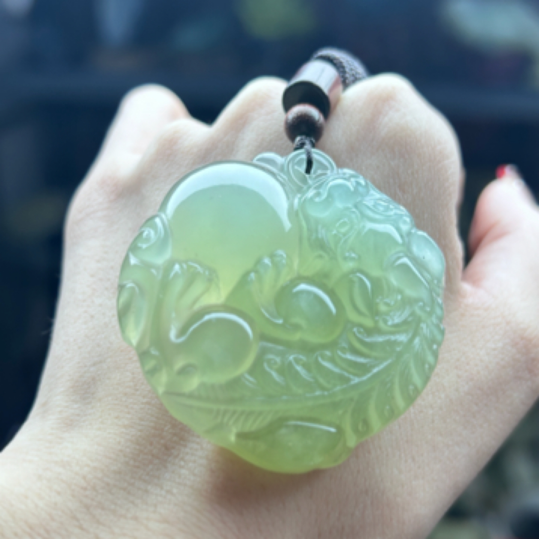 岫玉挂坠貔貅圆牌111