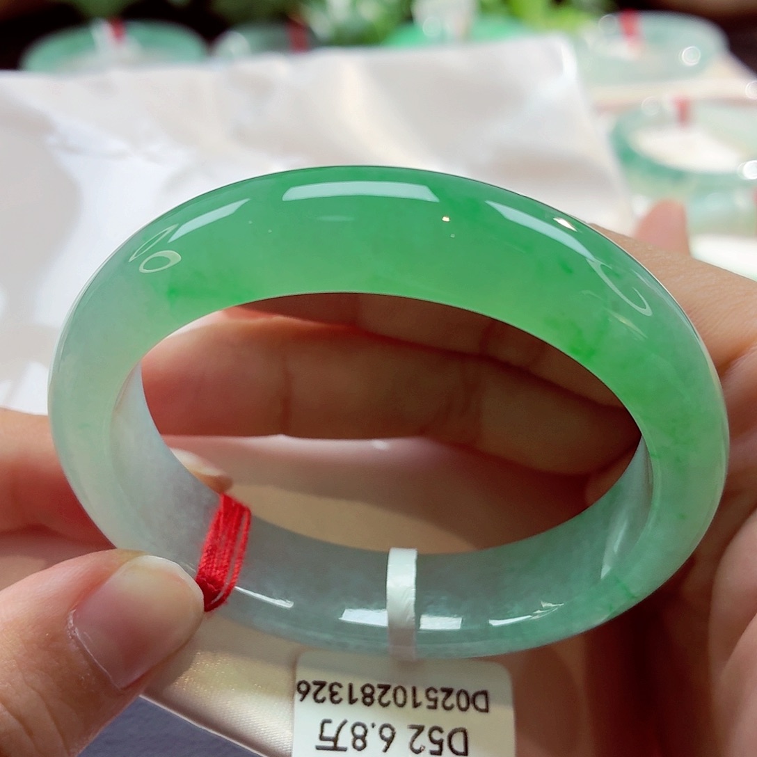 翡翠未镶嵌手镯（贵妃镯）冰阳绿68-52.2贵-14