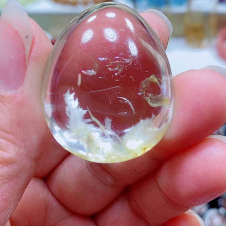 水晶颈饰未镶嵌白***。水晶