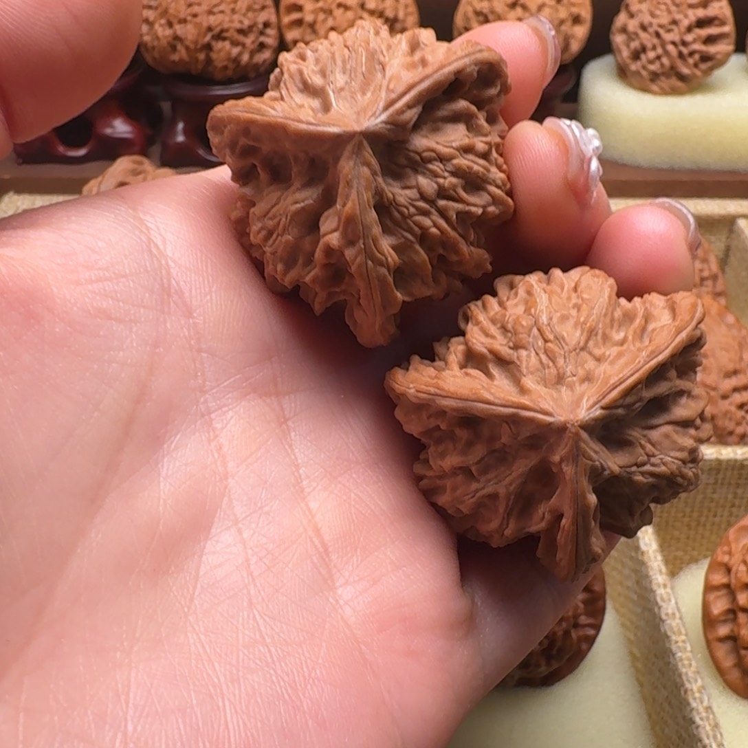 1***9文玩核桃吊坠三棱