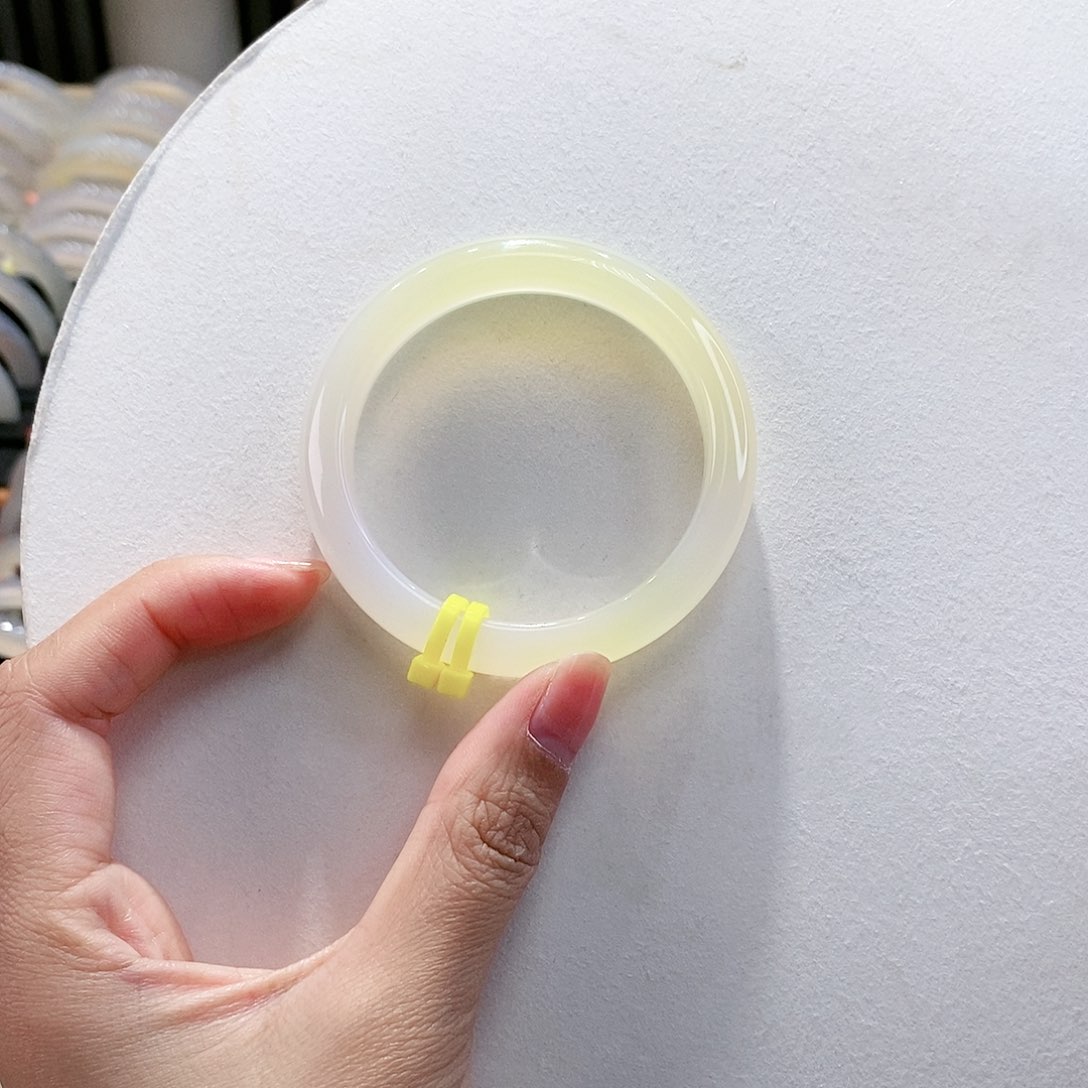 手镯玛瑙/玉髓未镶嵌52