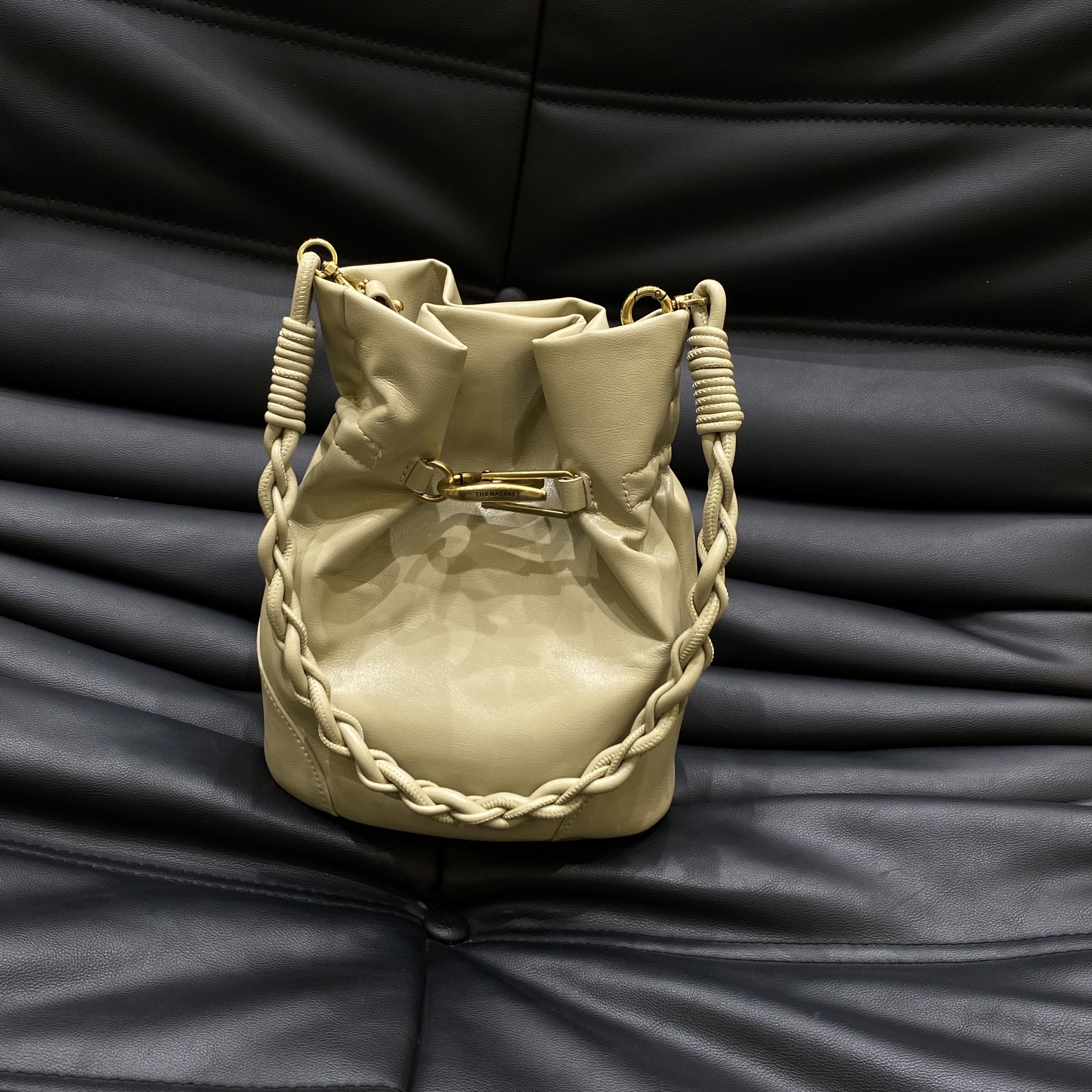 2025春夏新款潮流腋下百搭网红复古单肩斜挎包时尚女包 71581