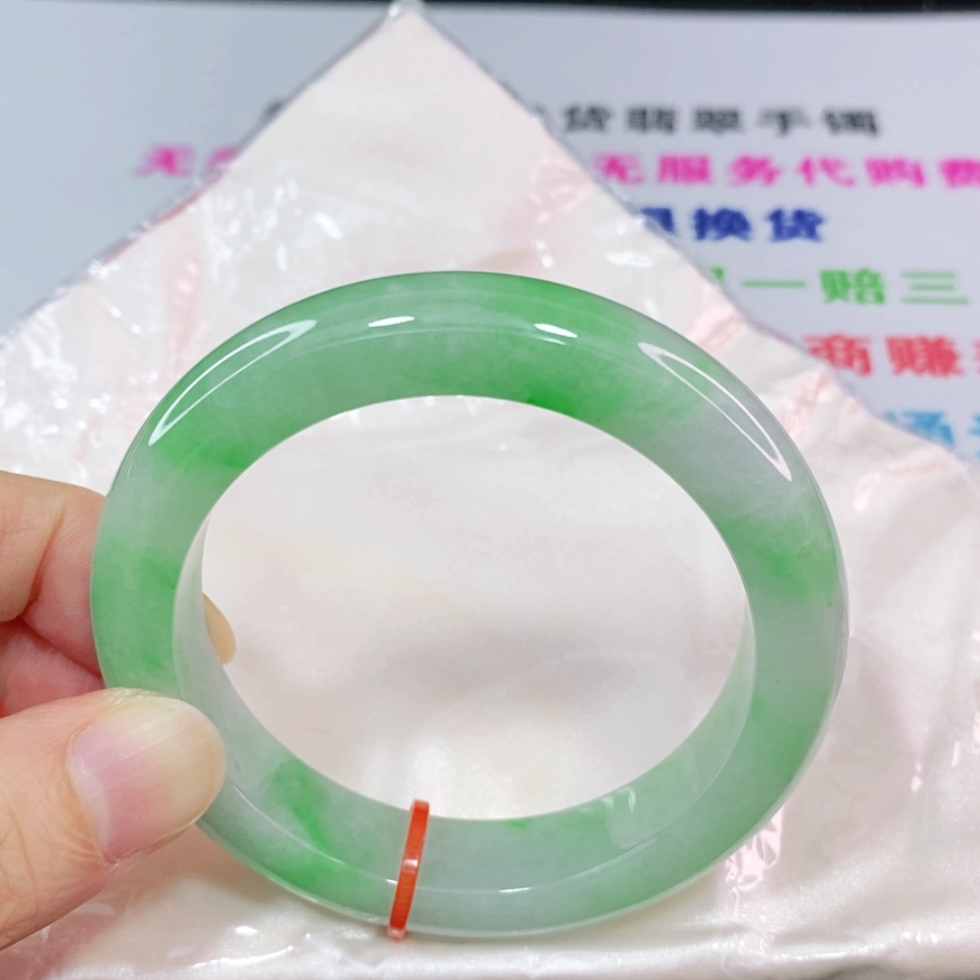 翡翠手镯未镶嵌55.6圈口正圈