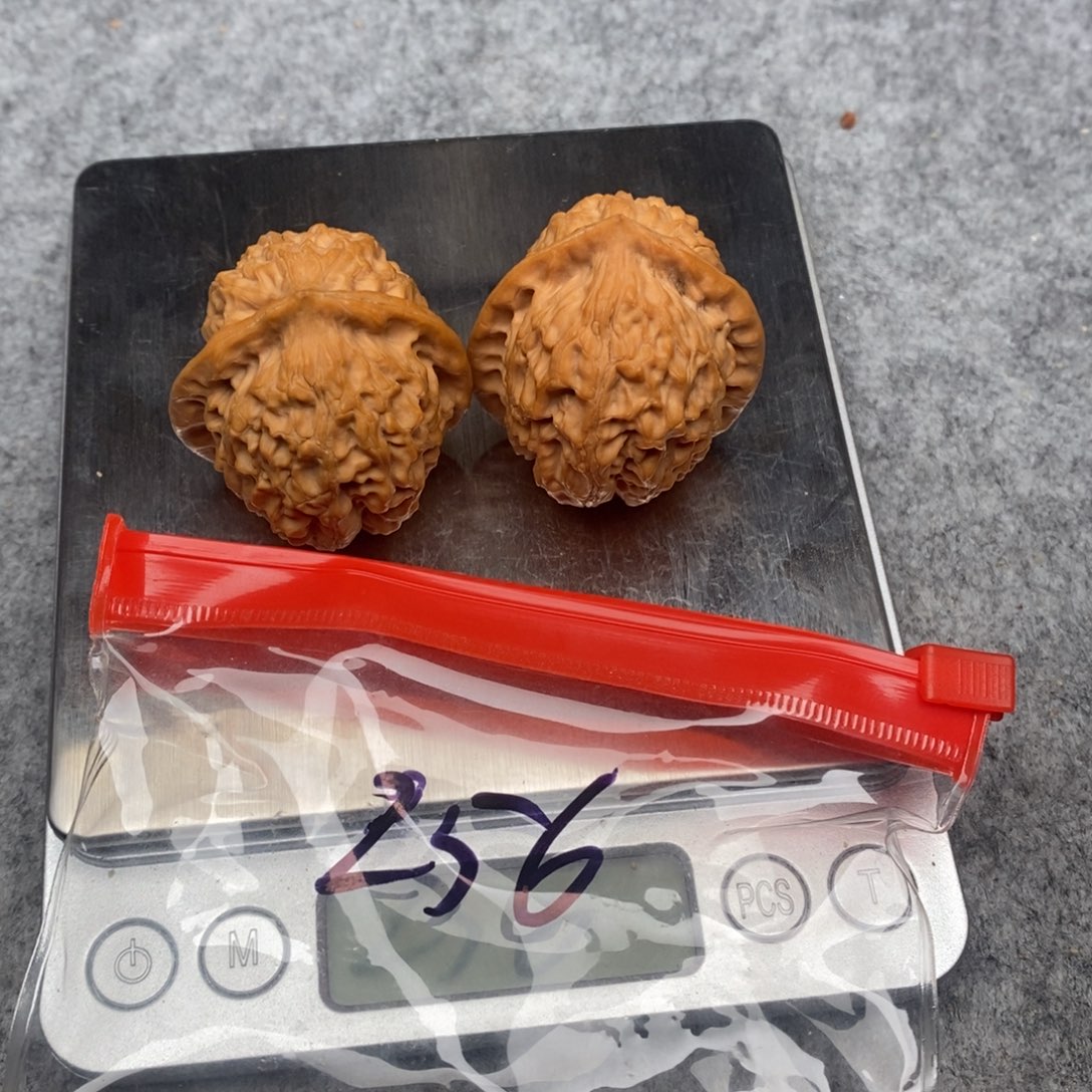文玩核桃吊坠无敌小金牛