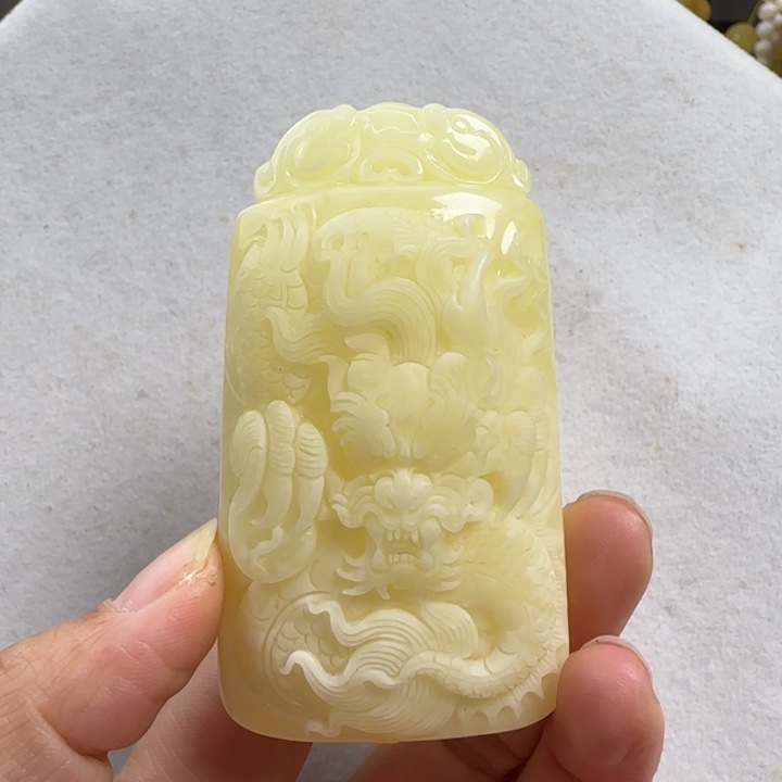 蜜蜡珠宝奇石未镶嵌