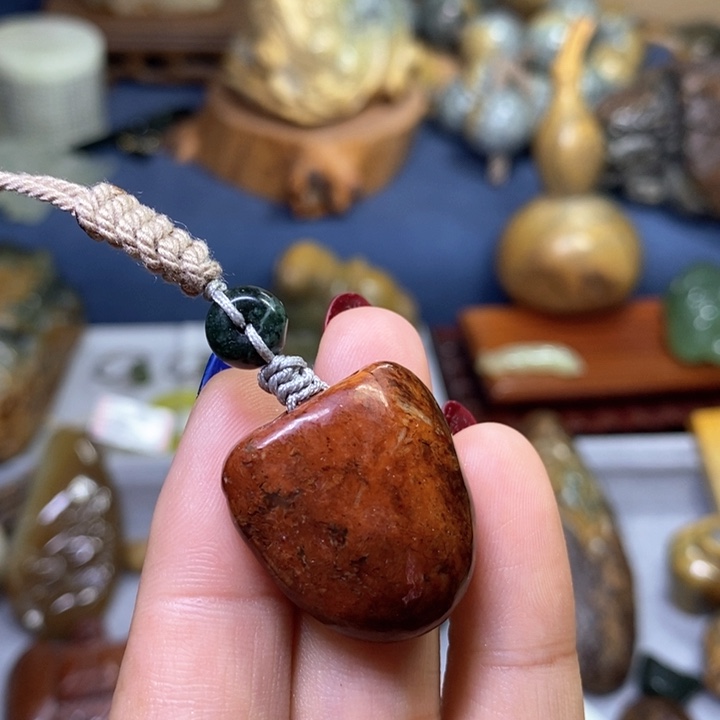 岫岩河磨玉（透闪石质玉）富甲未镶嵌