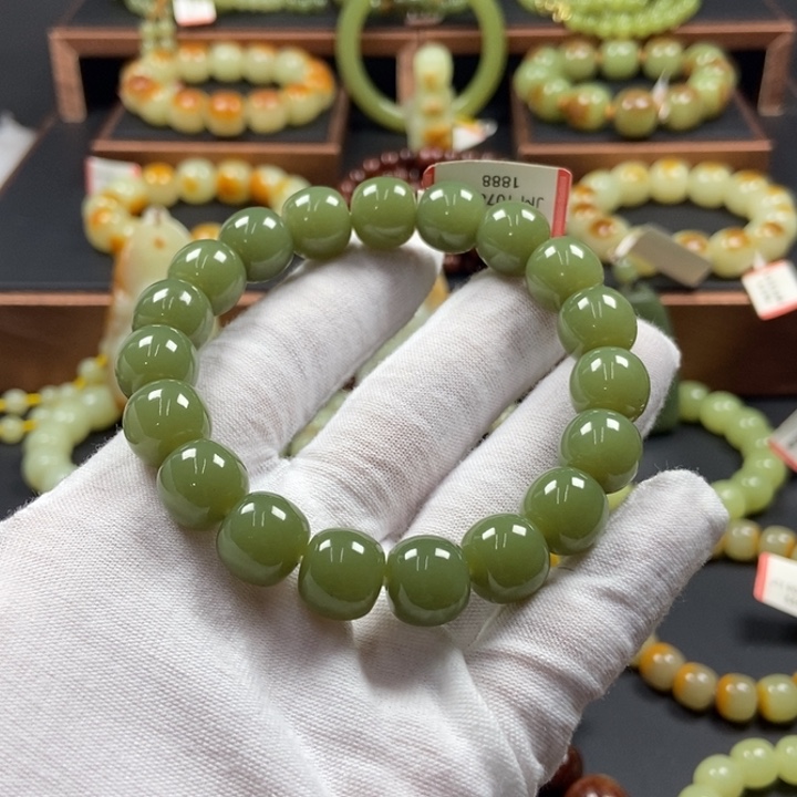 透闪石质玉未镶嵌手链