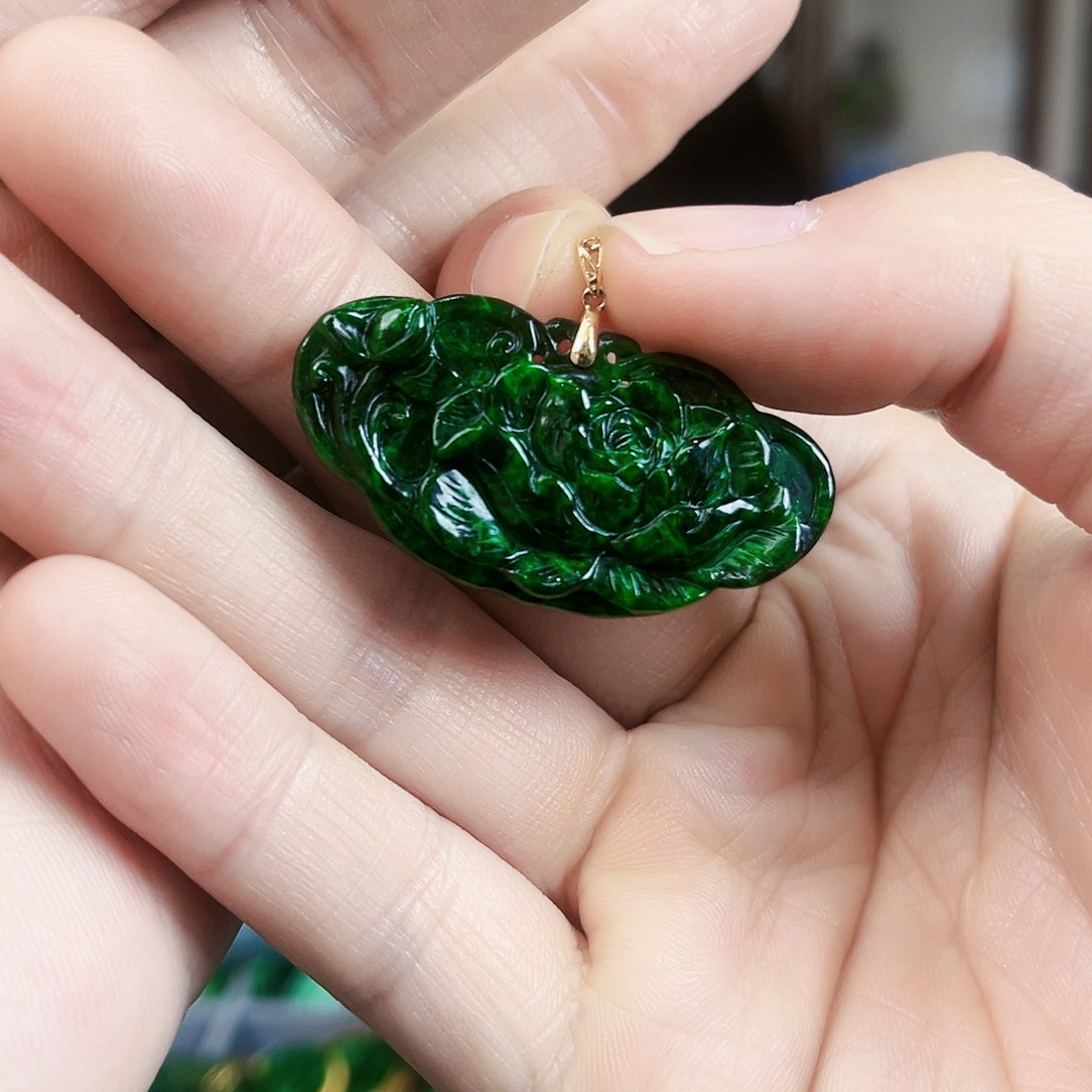 翡翠颈饰18K金镶嵌吊坠