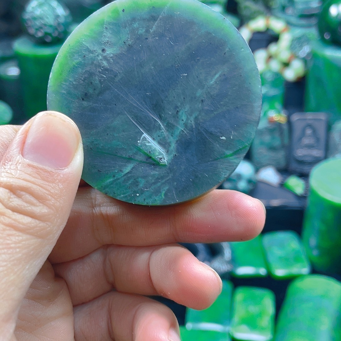 和田玉（碧玉）未镶嵌珠宝奇石