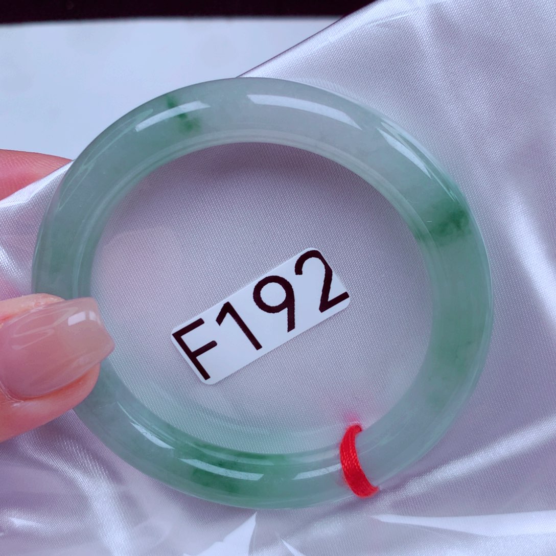 翡翠未镶嵌手镯手镯