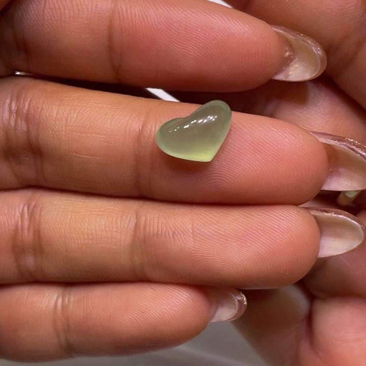 翡翠挂件未镶嵌爱心