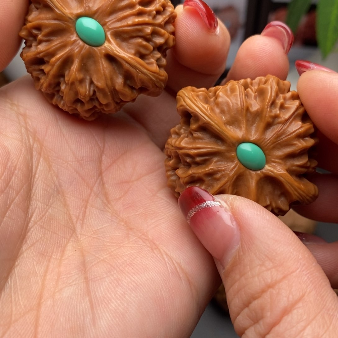 文玩核桃把件宫灯镶嵌款