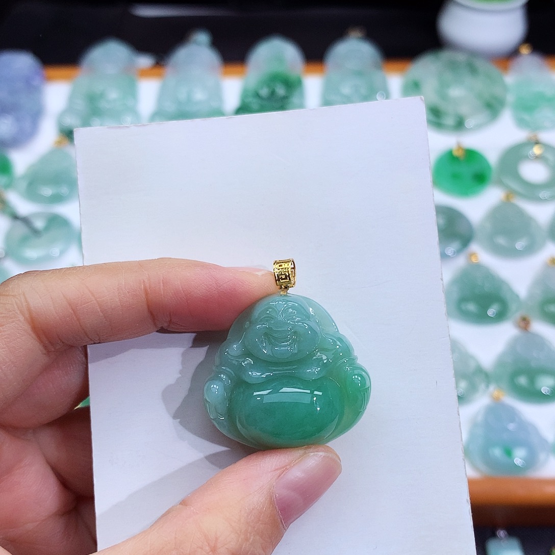 翡翠18K金镶嵌颈饰翡翠吊坠