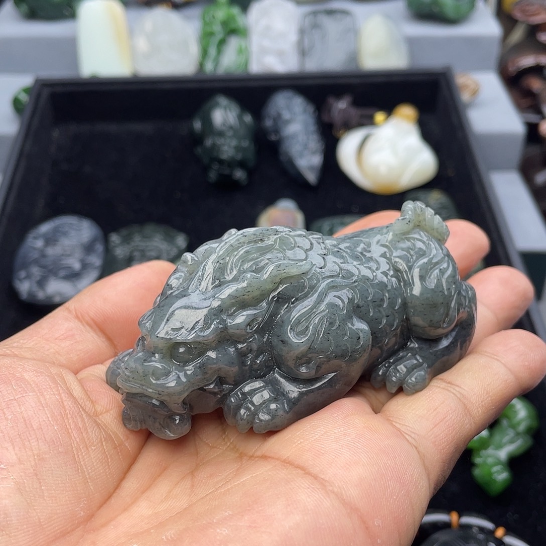 瑞***哥颈饰未镶嵌和田玉