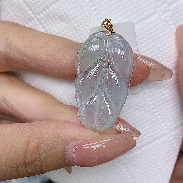 颈饰18K金镶嵌翡翠