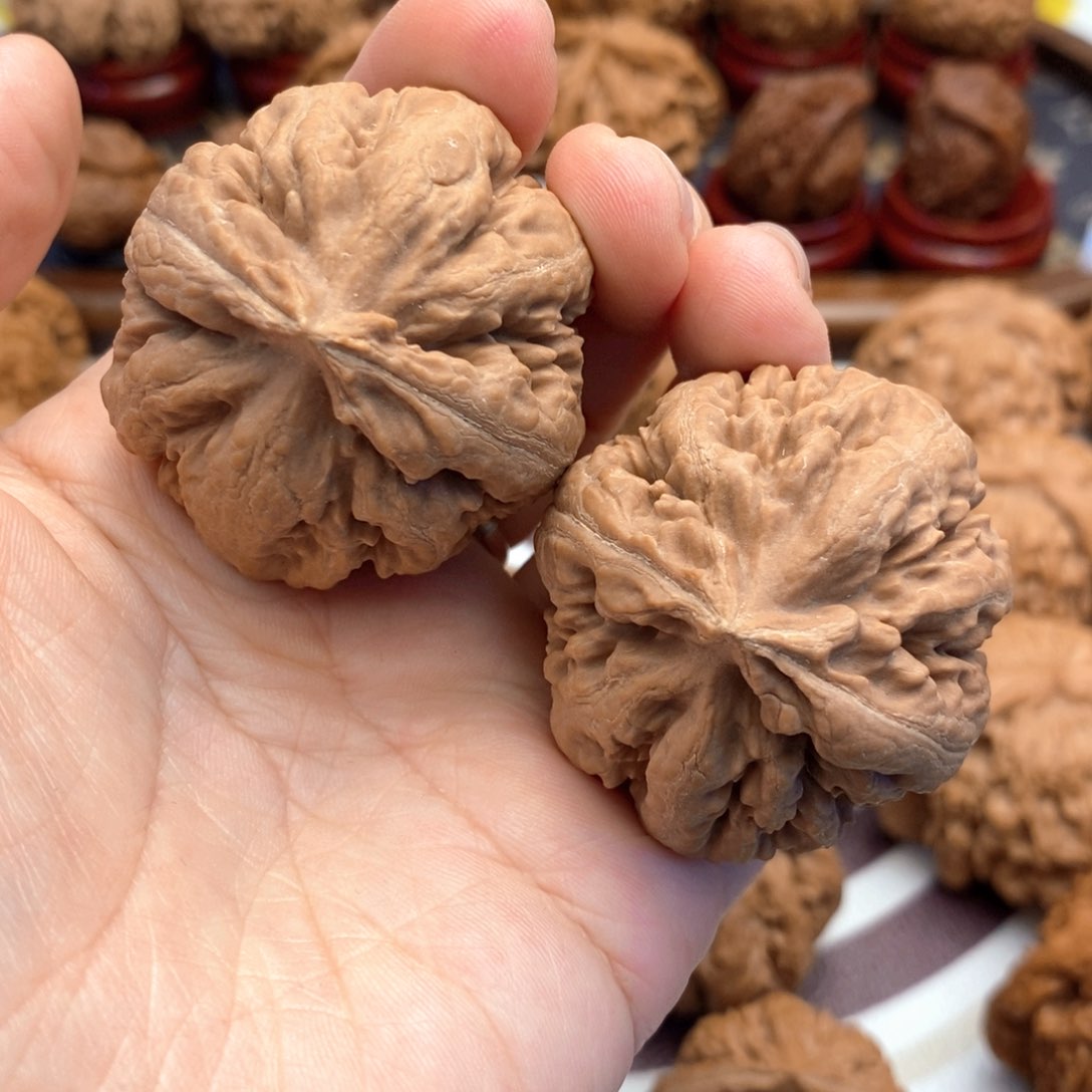 【闪购商品】文玩核桃把件松*343号霸王龙