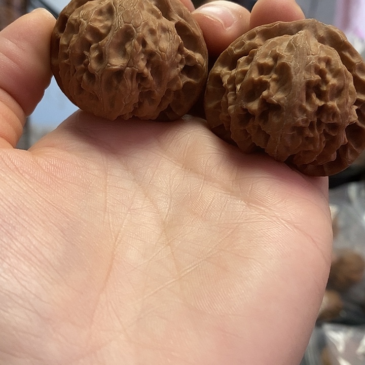 文玩核桃把件43宫灯红皮水尖黄