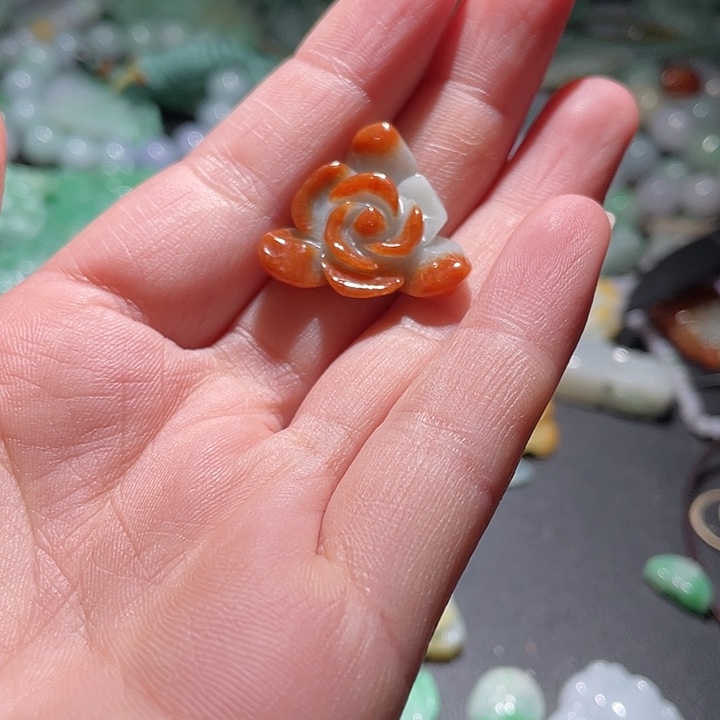 颈饰未镶嵌翡翠天