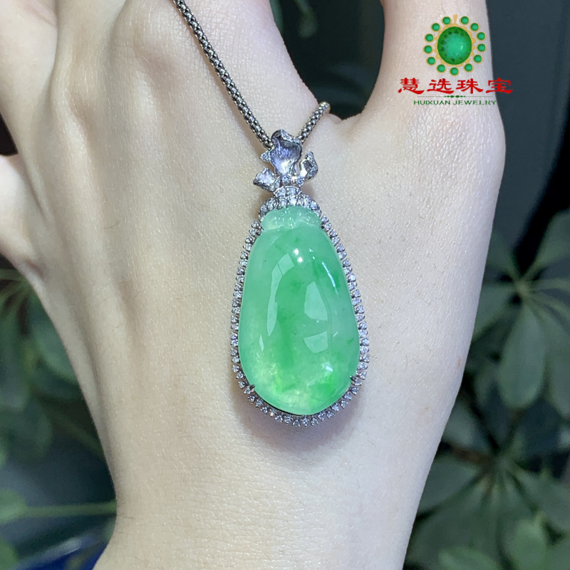 春日珠宝天然缅甸A货翡翠冰果绿底金丝绿福瓜豪镶吊坠Ｈ