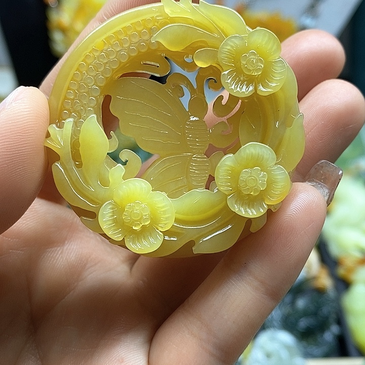 蛇纹石玉挂件未镶嵌