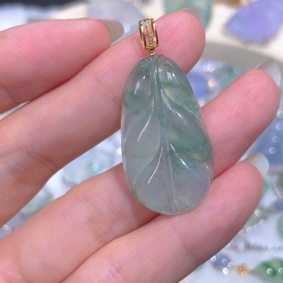 颈饰18K金镶嵌翡翠翡翠