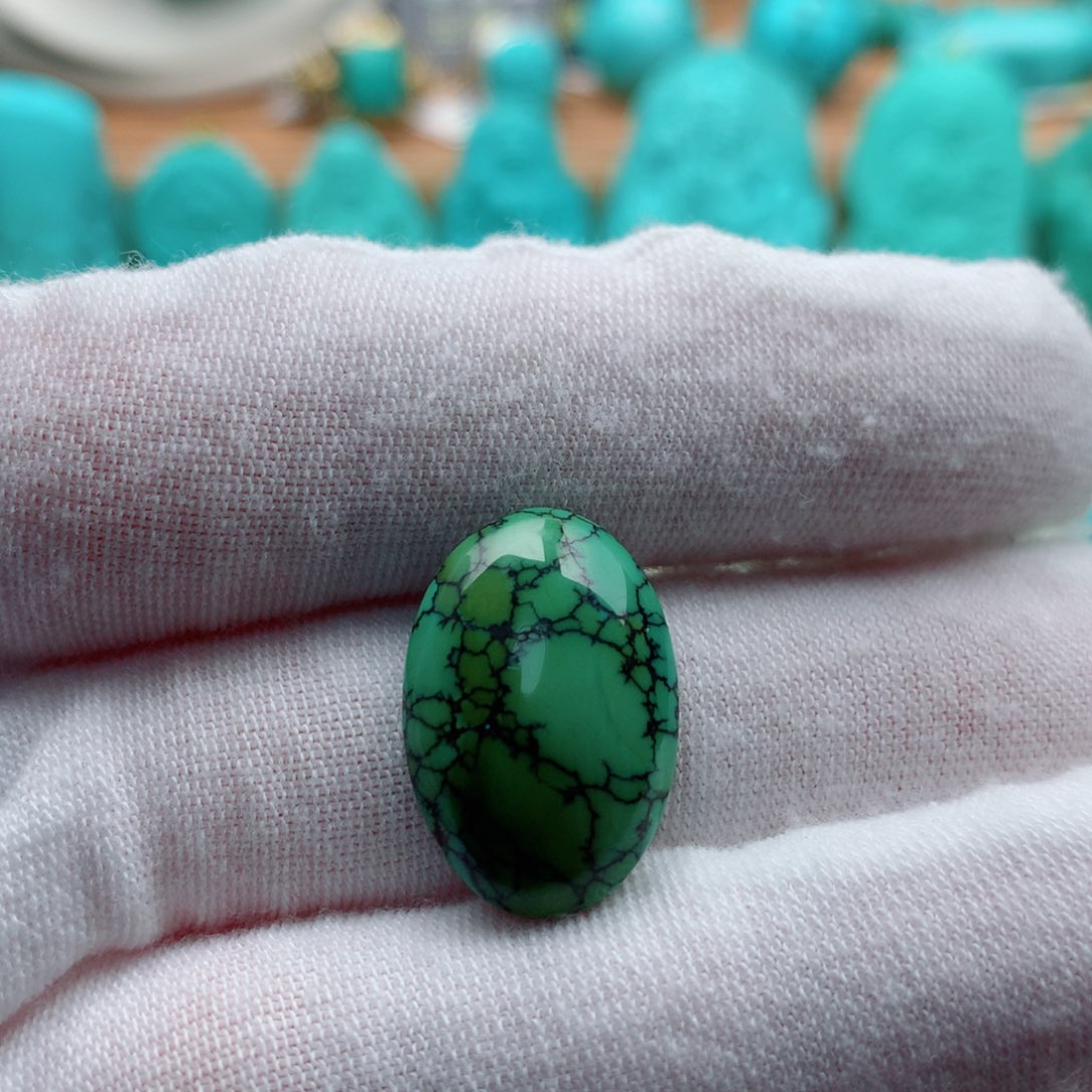 绿松石颈饰未镶嵌