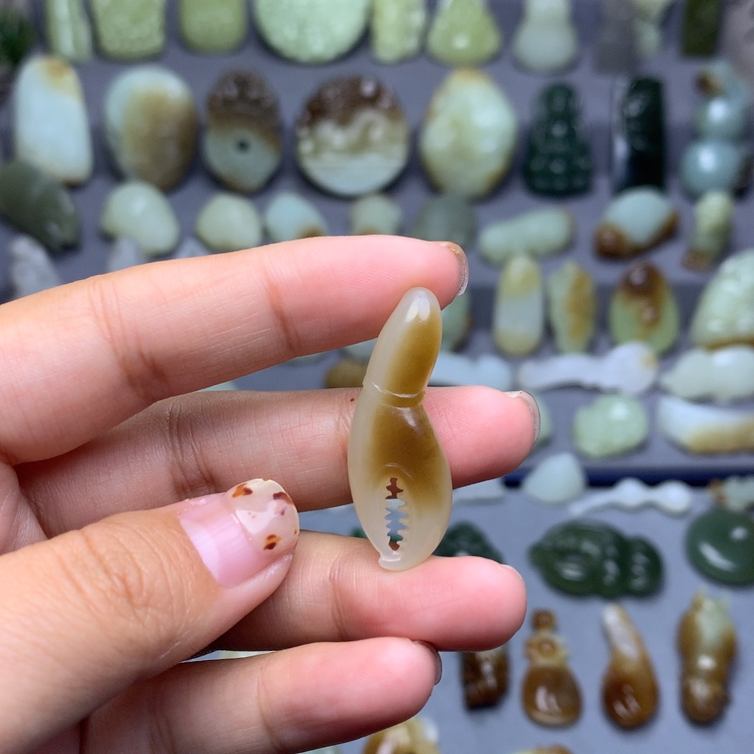 和田玉未镶嵌挂件