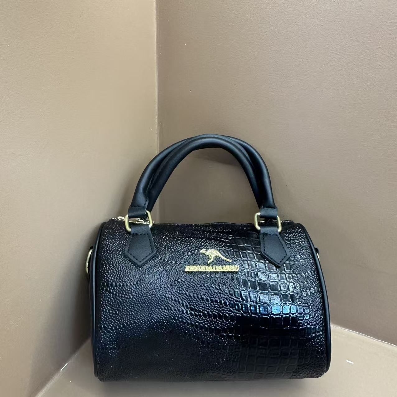 【糖糖福利】做旧轻奢风纯色拉链单根单肩包时尚经典黑色漆皮