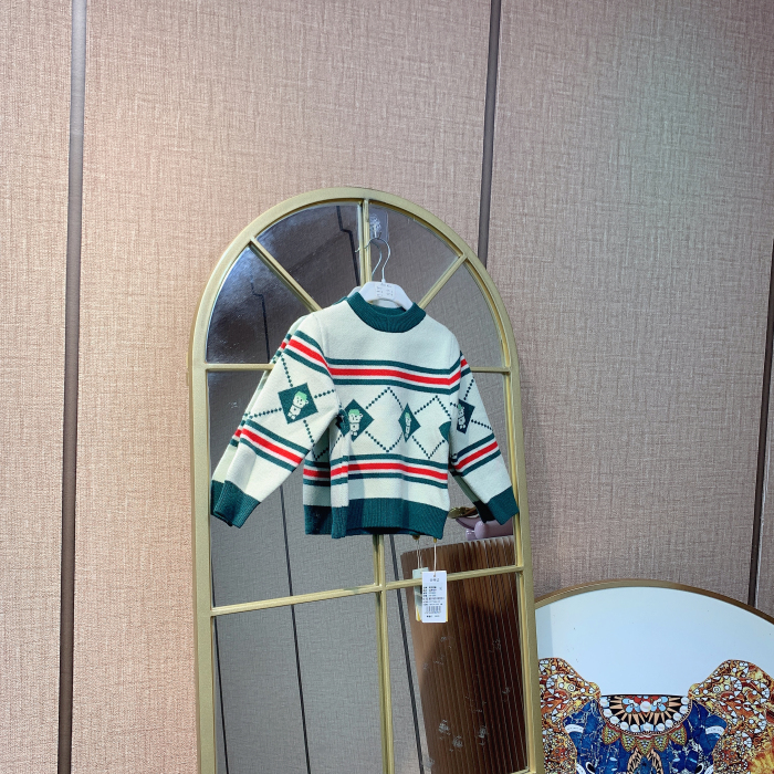 AM452   宝宝绿色拼接套头毛衣