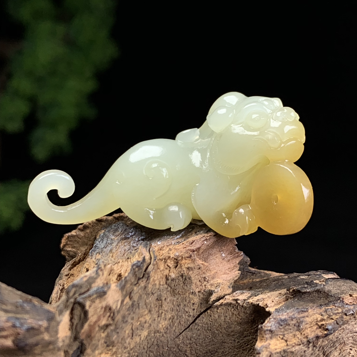 天然新疆和田玉招财进宝貔貅吊坠尺寸48*18*23重量17克