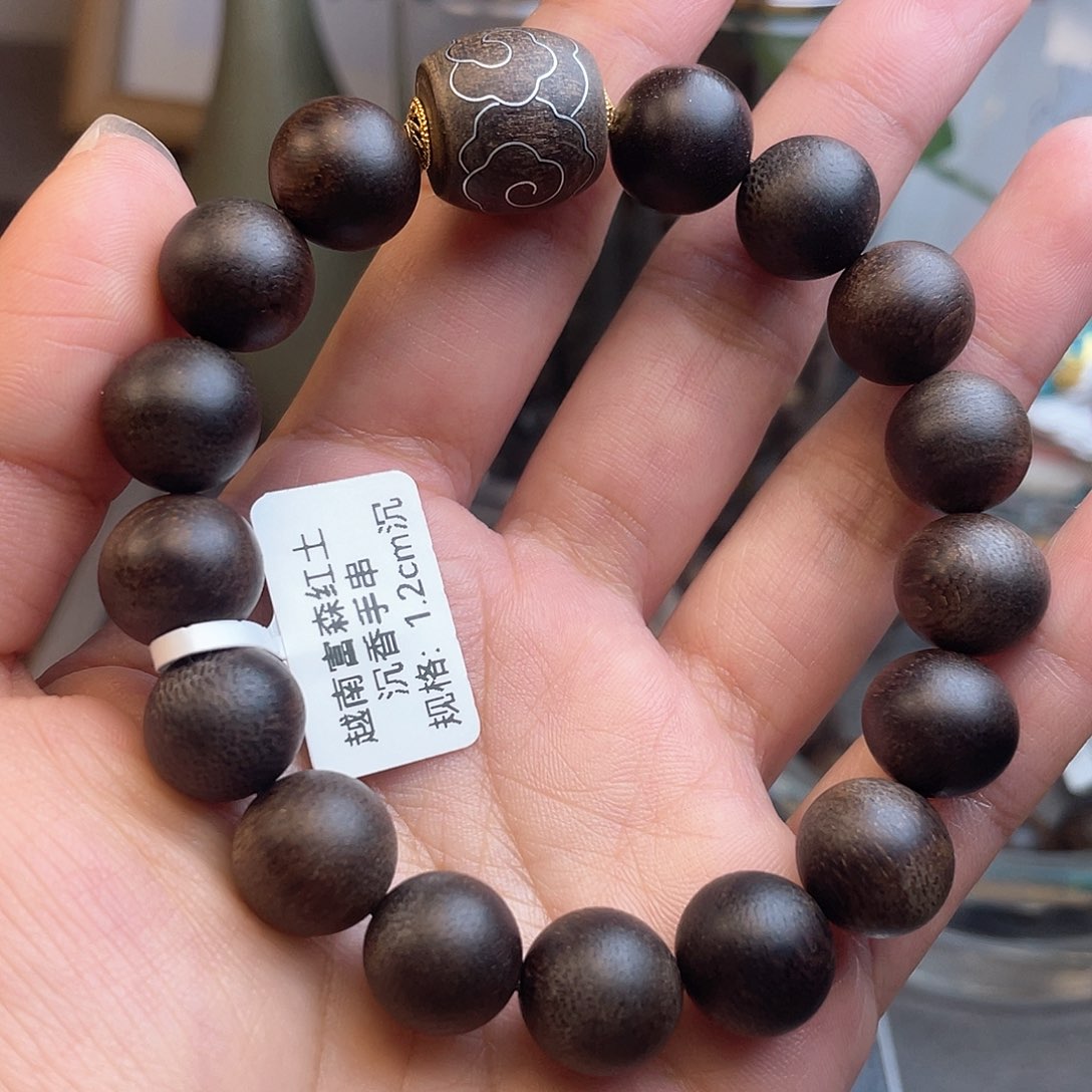沉香手串富森红土老料