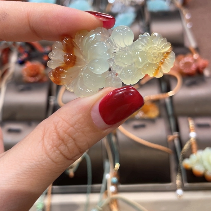 蛇纹石玉吊坠(赠链)未镶嵌