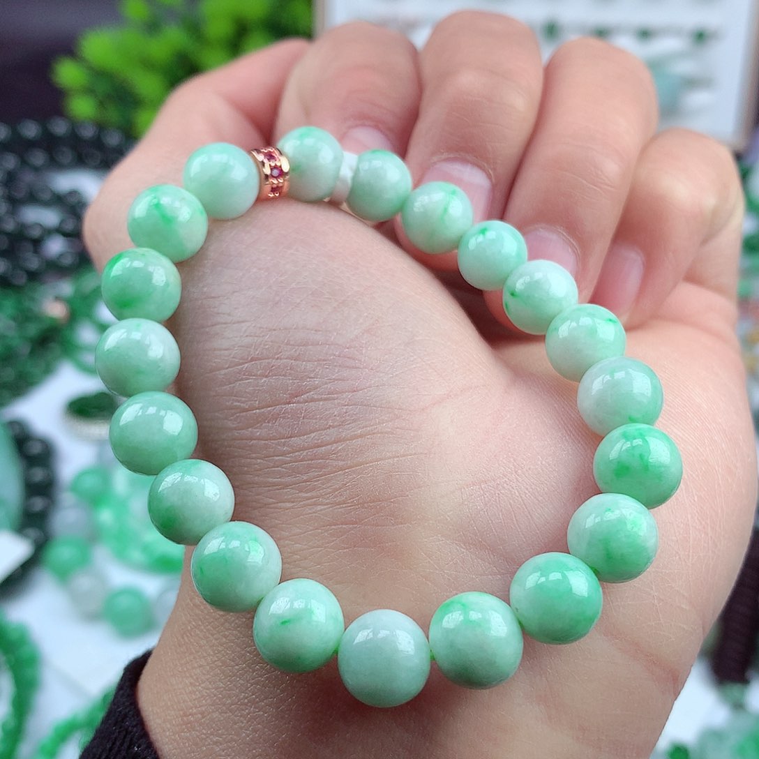 翡翠颈饰未镶嵌手串